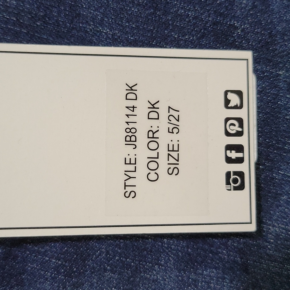 Judy blue cool denim NWT - Picture 9 of 10